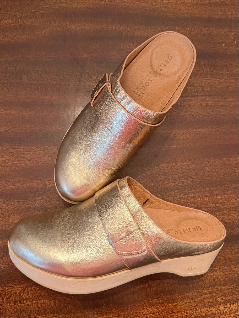 Gentle Souls Kenneth Cole Henley Metallic Gold Leather Clogs Mules Buckle 8.5